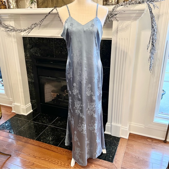 SHEIN Dresses & Skirts - Shein Long Floral Formal Midi Maxi Dress in Pewter Blue Size Large